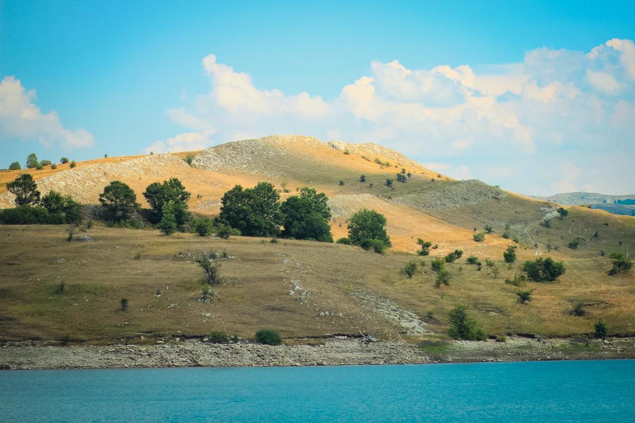 Vikendica "Oaza Mira" Villa Gacko ภายนอก รูปภาพ